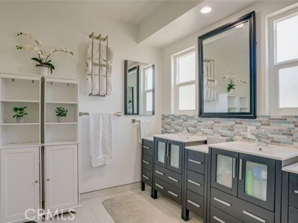 23853 Hatteras Street, Woodland Hills (los Angeles) CA 91367