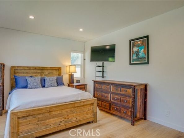 23853 Hatteras Street, Woodland Hills (los Angeles) CA 91367
