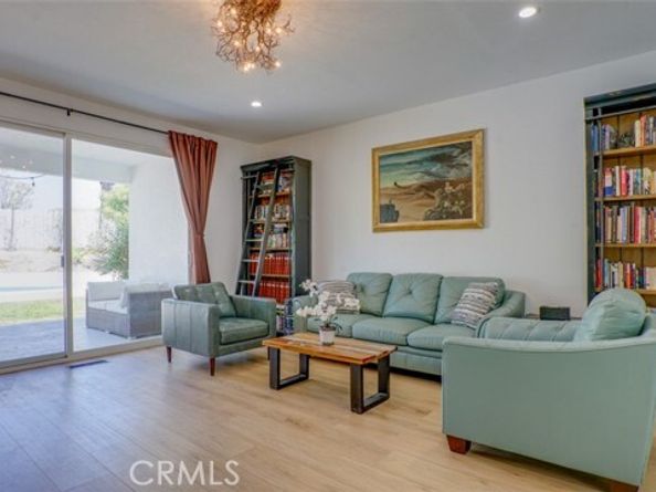 23853 Hatteras Street, Woodland Hills (los Angeles) CA 91367