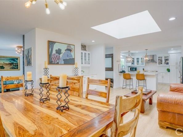 23853 Hatteras Street, Woodland Hills (los Angeles) CA 91367