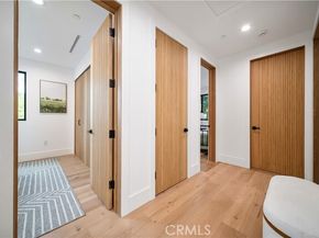 5623 Oso, Woodland Hills (los Angeles) CA 91367