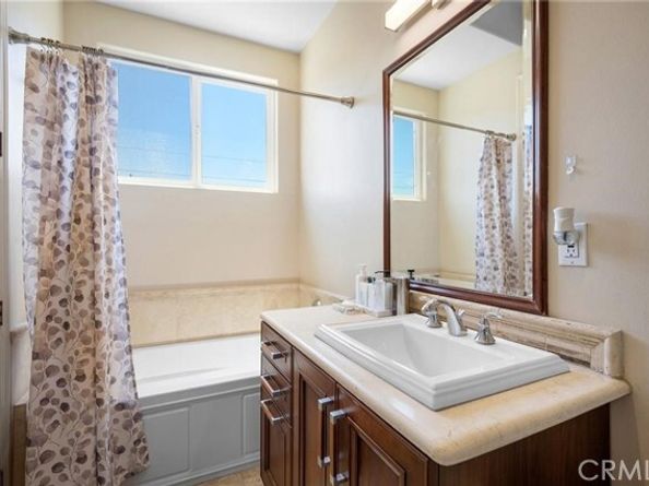 11323 Huston 1, North Hollywood (los Angeles) CA 91601