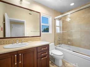 11323 Huston 1, North Hollywood (los Angeles) CA 91601