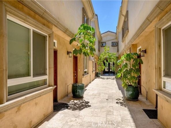 11323 Huston 1, North Hollywood (los Angeles) CA 91601