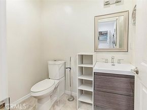 15439 Hart Street, Van Nuys (los Angeles) CA 91406