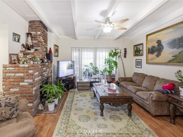 15439 Hart Street, Van Nuys (los Angeles) CA 91406