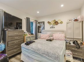 15439 Hart Street, Van Nuys (los Angeles) CA 91406