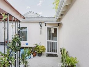 15439 Hart Street, Van Nuys (los Angeles) CA 91406