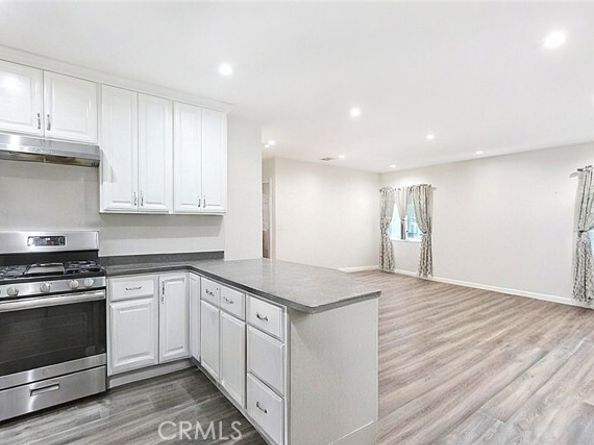 15439 Hart Street, Van Nuys (los Angeles) CA 91406
