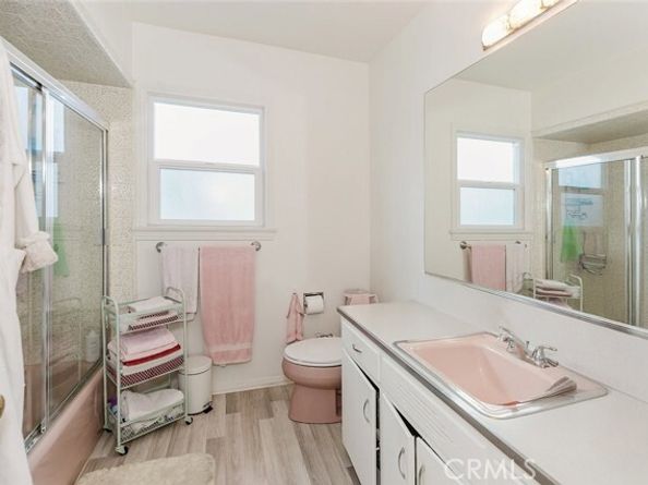 15439 Hart Street, Van Nuys (los Angeles) CA 91406