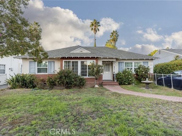 15439 Hart Street, Van Nuys (los Angeles) CA 91406