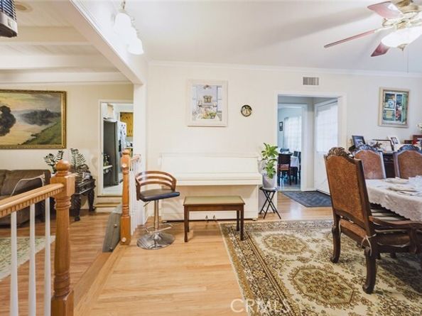 15439 Hart Street, Van Nuys (los Angeles) CA 91406