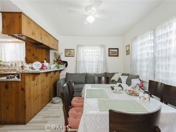 15439 Hart Street, Van Nuys (los Angeles) CA 91406