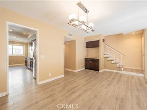 18230 Oxnard Street 110, Tarzana (los Angeles) CA 91356