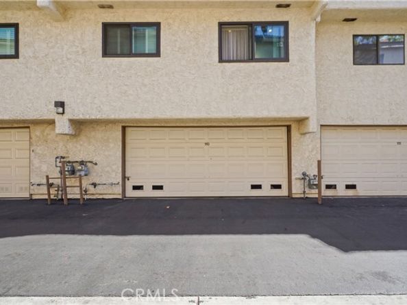 18230 Oxnard Street 110, Tarzana (los Angeles) CA 91356