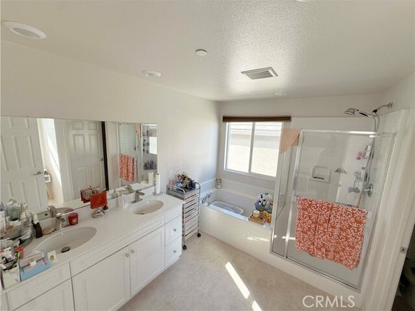 11645 N Delft Lane, Sylmar (los Angeles) CA 91342