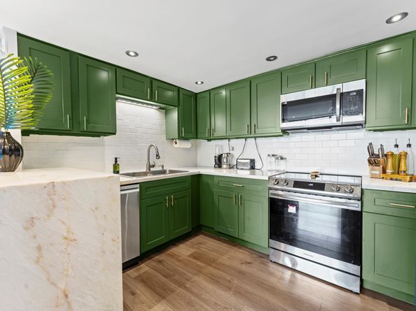 2016 Main Street 717, Houston TX 77002