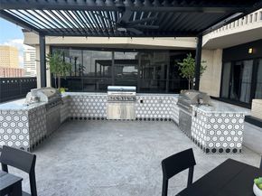 2016 Main Street 717, Houston TX 77002