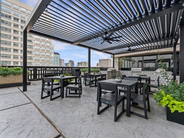 2016 Main Street 717, Houston TX 77002