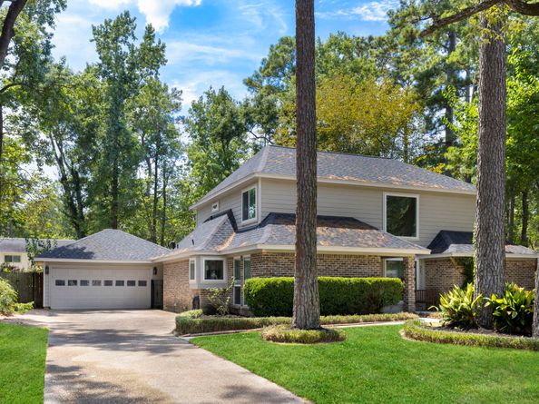 21 Wakerobin Court, The Woodlands TX 77380