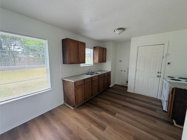 5418 Myrtlewood Street, Houston TX 77033