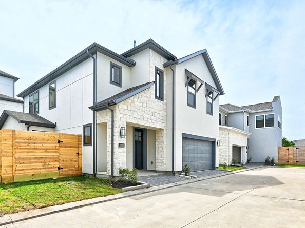 3226 Royal Oaks Hollow Lane, Houston TX 77082