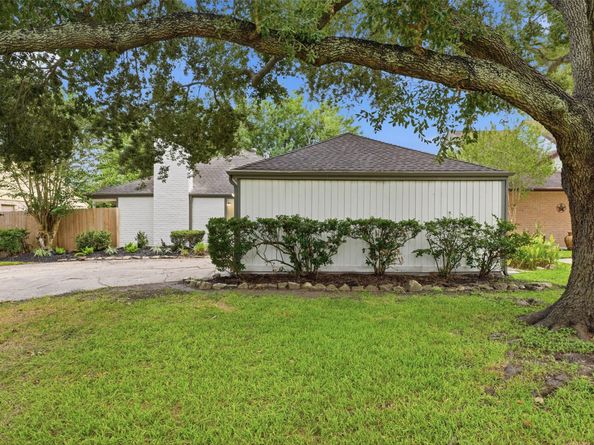 11415 Overbrook Lane, Houston TX 77077