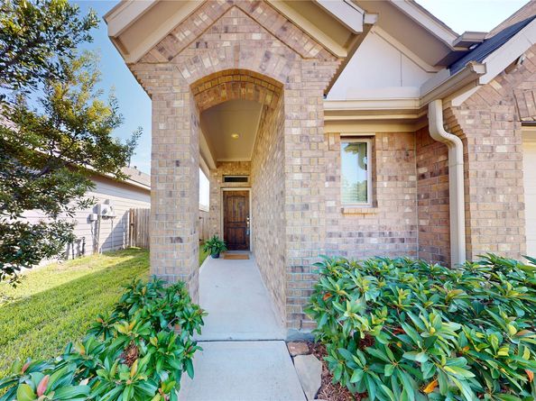 2926 Yaupon Grove Lane, Conroe TX 77385