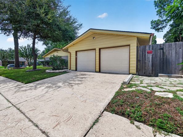 7902 Mobud Drive, Houston TX 77036