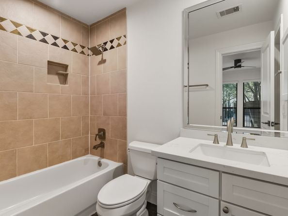 6130 Hamman Street, Houston TX 77007