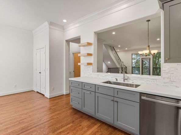 6130 Hamman Street, Houston TX 77007