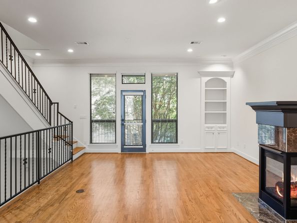 6130 Hamman Street, Houston TX 77007