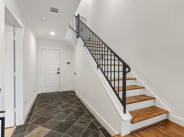 6130 Hamman Street, Houston TX 77007