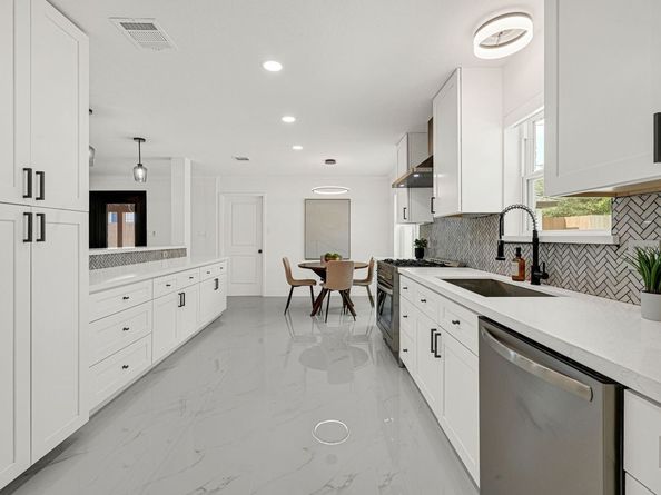 2415 Moss Hill Drive, Houston TX 77080