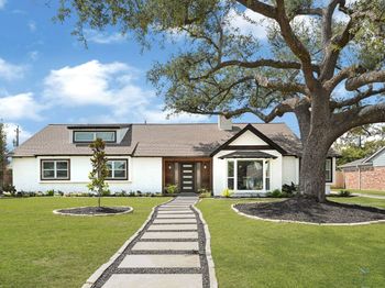 2415 Moss Hill Drive