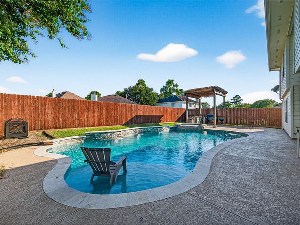 11811 Aerie Drive, Tomball TX 77377