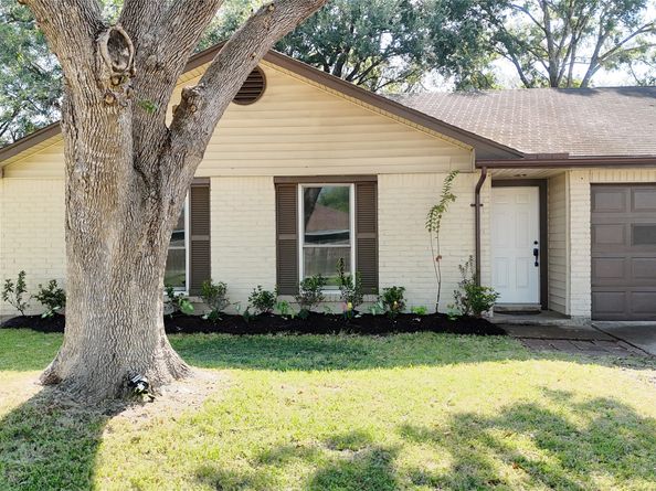 17706 Fife Lane, Webster TX 77598