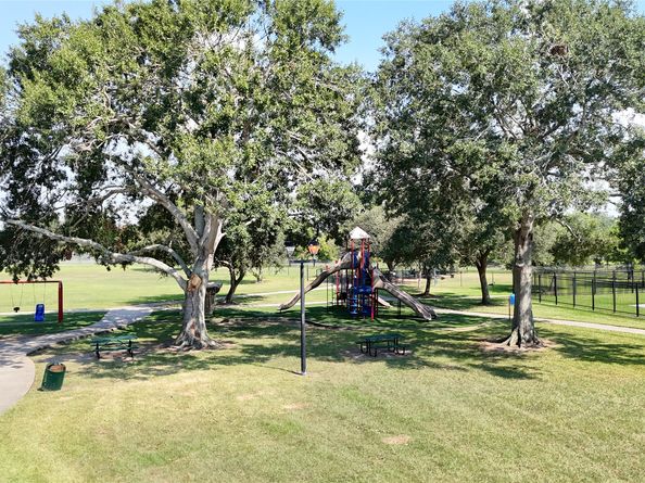 17706 Fife Lane, Webster TX 77598