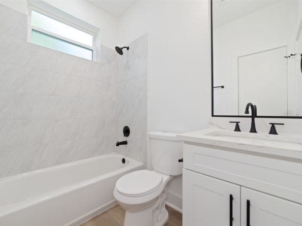 810 Elkhart Street B, Houston TX 77091