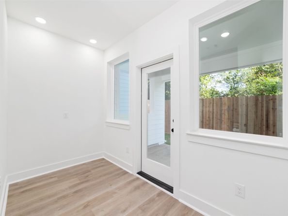 810 Elkhart Street B, Houston TX 77091