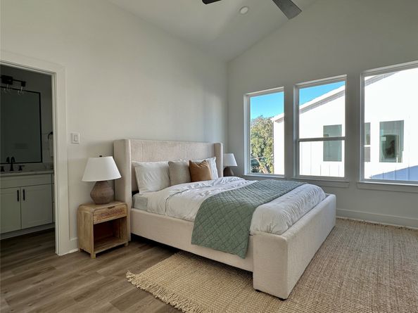 810 Elkhart Street B, Houston TX 77091