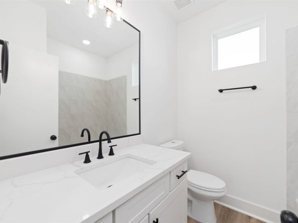 810 Elkhart Street B, Houston TX 77091