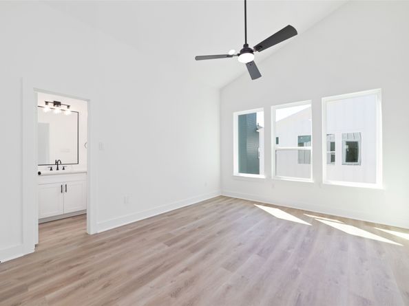 810 Elkhart Street B, Houston TX 77091