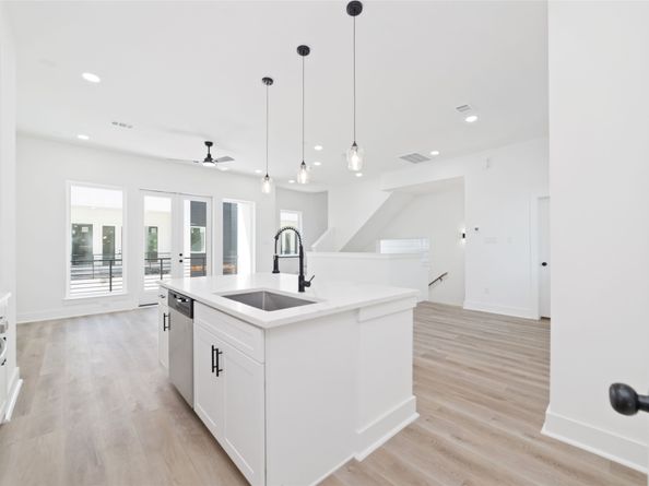 810 Elkhart Street B, Houston TX 77091