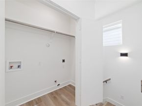 810 Elkhart Street B, Houston TX 77091