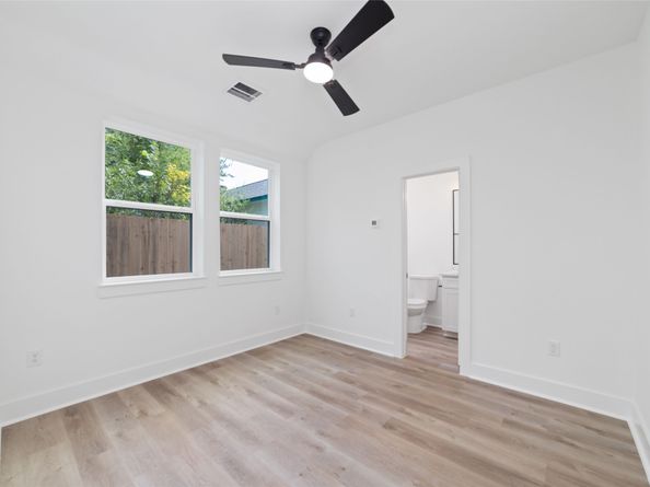 810 Elkhart Street B, Houston TX 77091