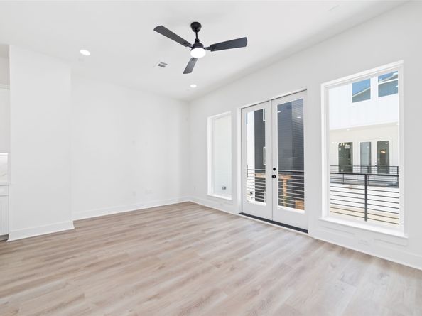 810 Elkhart Street B, Houston TX 77091