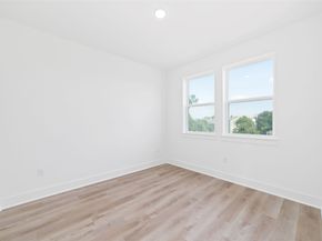 810 Elkhart Street B, Houston TX 77091