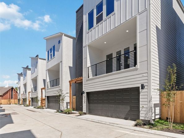 810 Elkhart Street B, Houston TX 77091