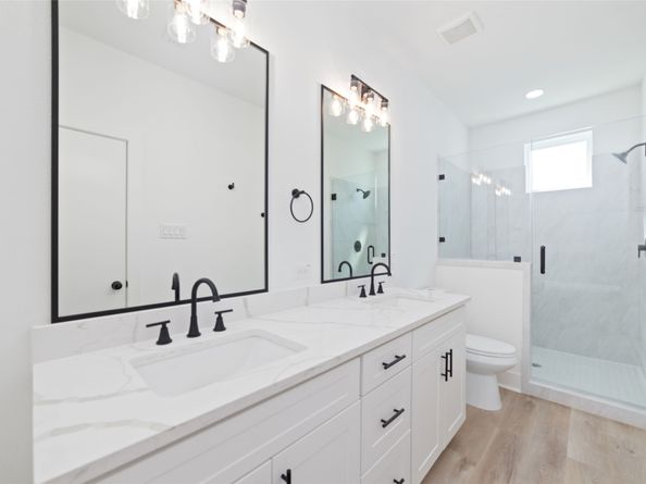 810 Elkhart Street B, Houston TX 77091